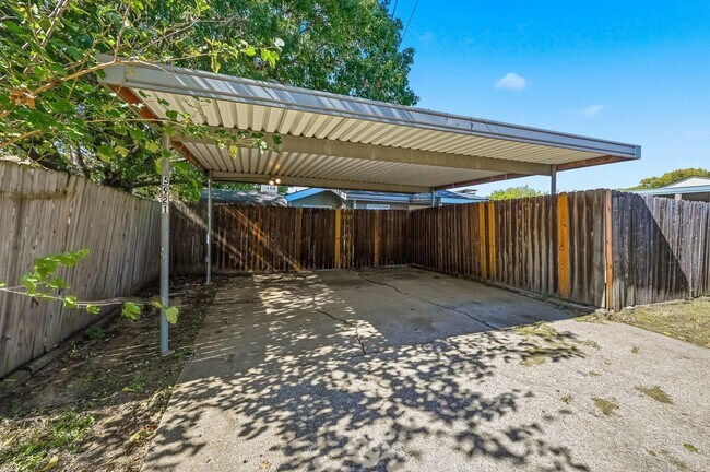 Photo - Upgraded Duplex in Arlington!