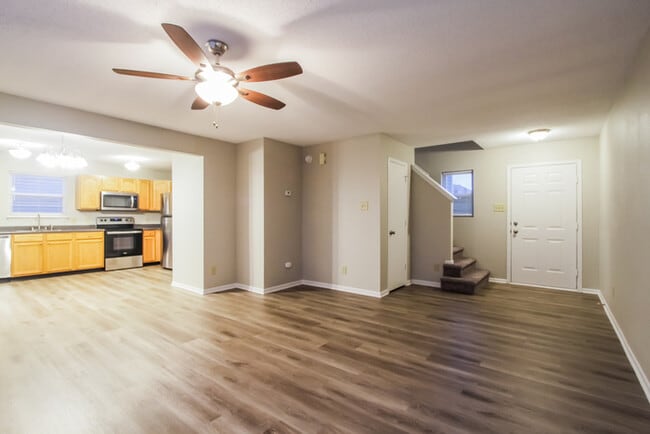 Photo - 824 Olmsted Dr