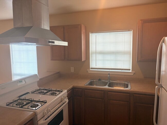 Photo - Charming Single