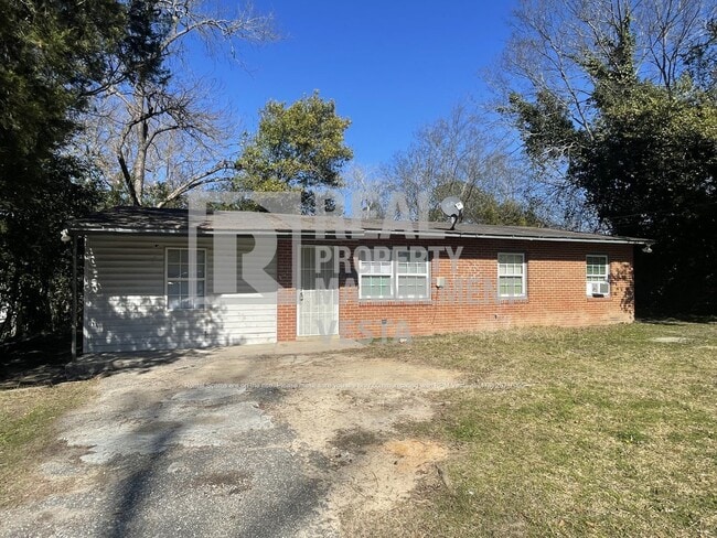 Building Photo - 2459 Vivian Dr