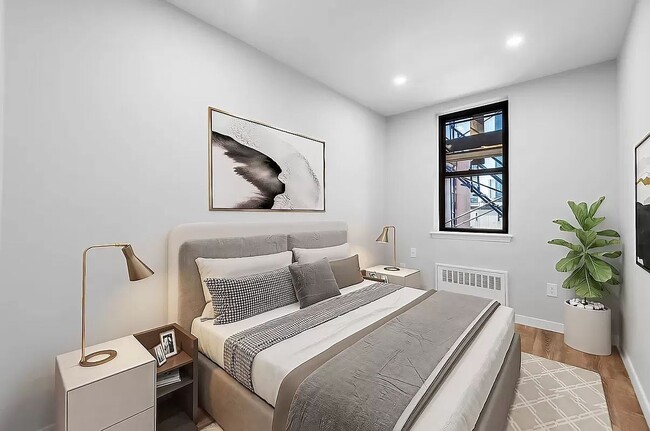 Photo - 453 W 48th St Unit 2F