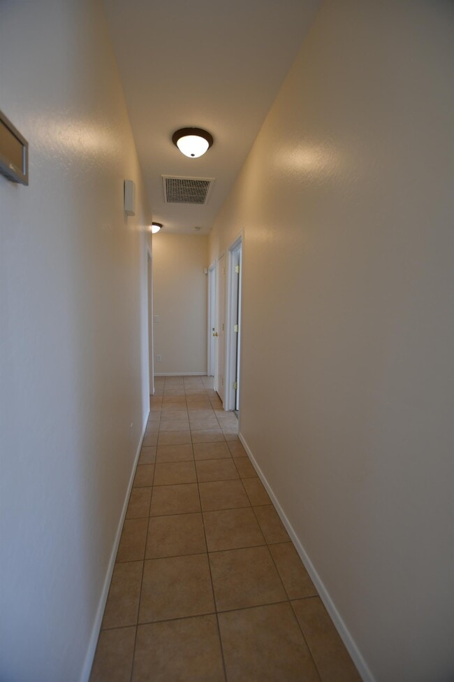 Photo - 2300 E Magma Rd