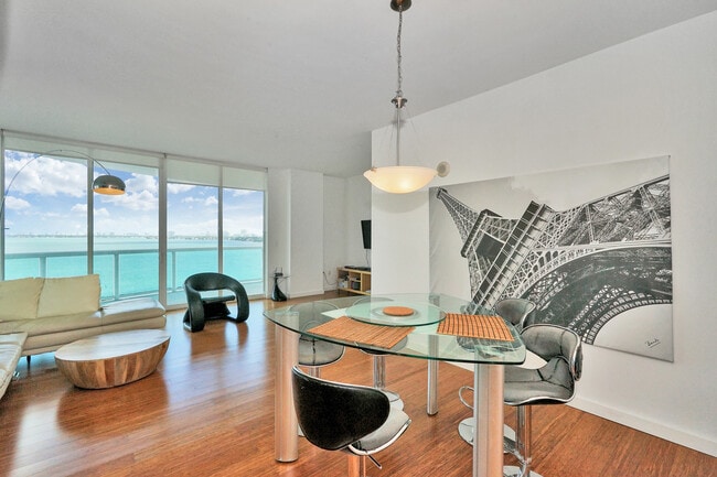 Photo - 1800 N Bayshore Dr