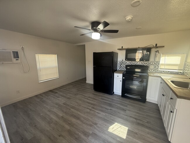 3011 W César E Chávez Blvd Unidad 4