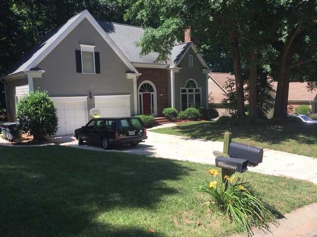 Photo - 14923 Chilgrove Ln