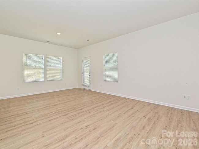 Photo - 1725 E Cloaninger Ave