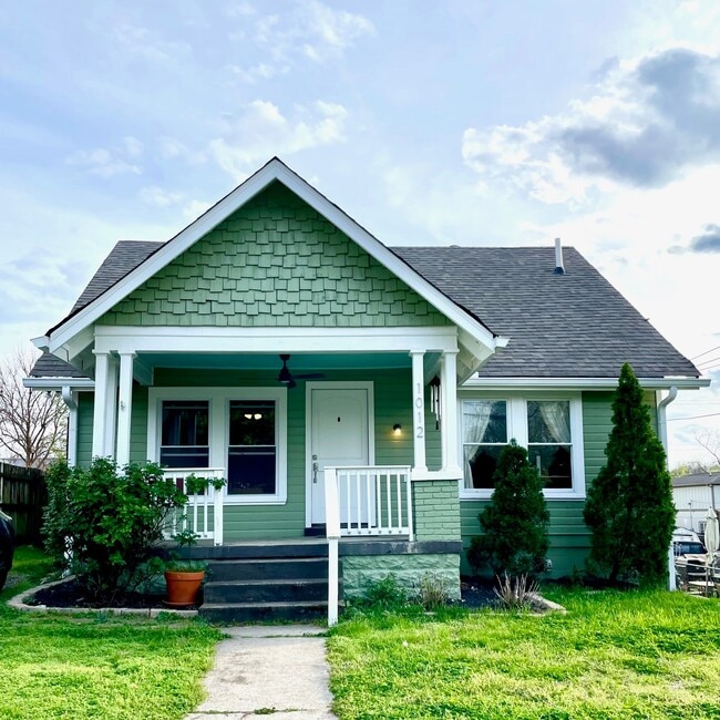 Building Photo - 1012 Cahal Ave