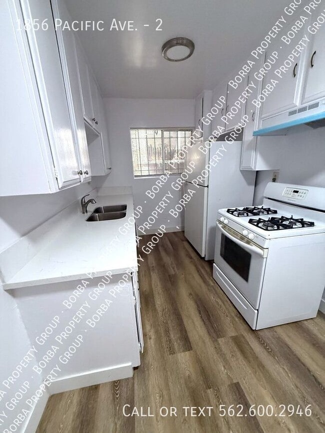 Building Photo - 1856 Pacific Ave Unit 2 Rental