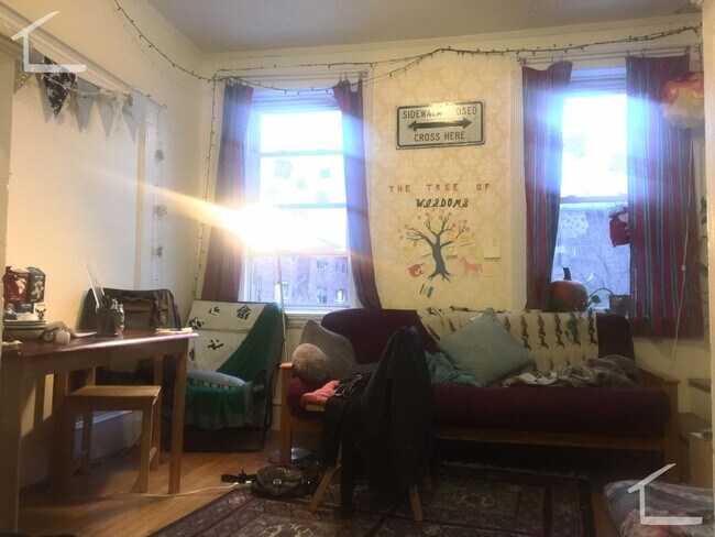 Photo - Great location in Brookline for BU... 2 bed 1 bath!!