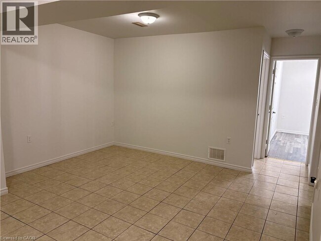 Photo - 922 West 5th Street