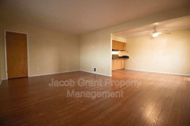 220 N Fanning Ave
