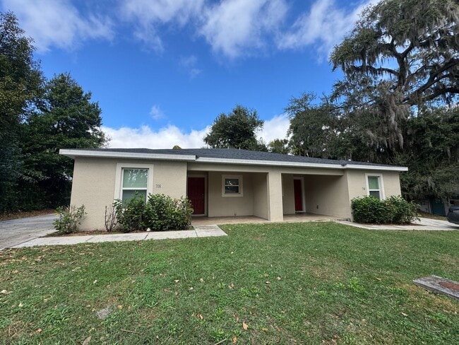Photo - Available NOW! Charming 3-Bedroom Duplex with Modern Comforts in Lakeland! Washer and Dryer INCLU...