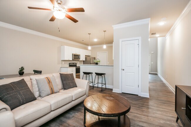 Photo - 216 Riley Cir