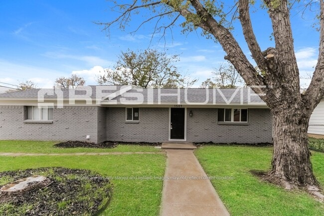 Building Photo - 1507 Granbury St