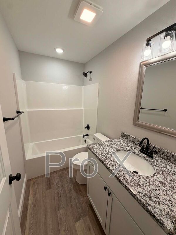 Photo - 1906 Missouri Ave