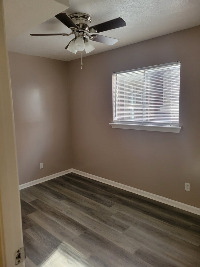 Photo - 2189 Baringer Ave