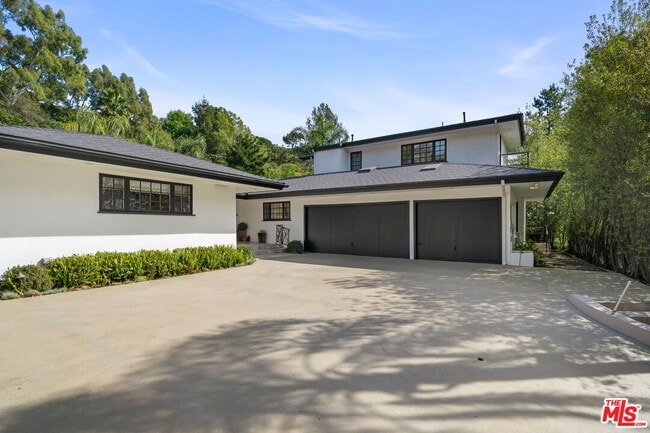 Photo - 9023 Alto Cedro Dr