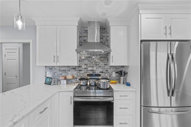 Photo - 141 Congdon Dr