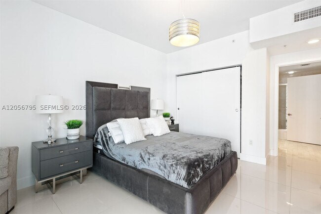 Building Photo - 17111 Biscayne Blvd Unit 603