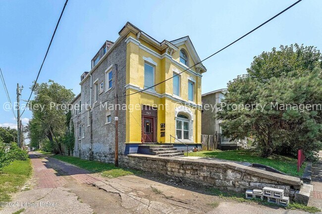 Building Photo - 947 S Brook St Rental