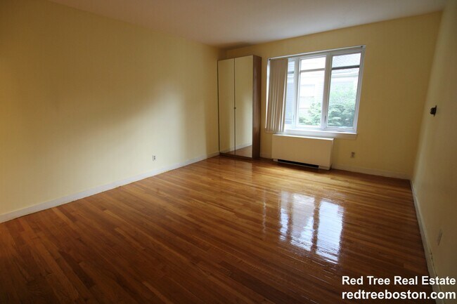 Photo - 573 Washington St