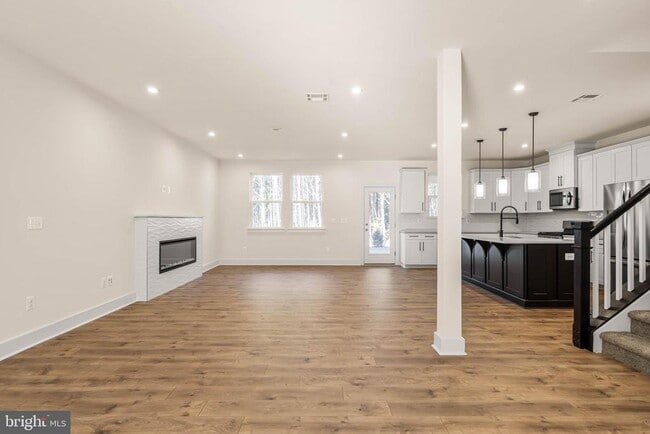 Photo - 383 Scranton Ln