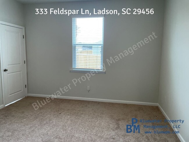 Photo - 333 Feldspar Ln