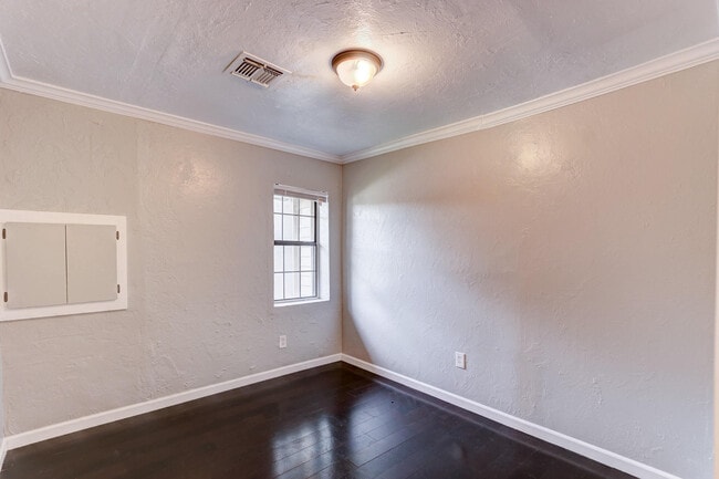 Photo - Modern 3-Bedroom Home with Spacious Deck Near Penn Square Mall!