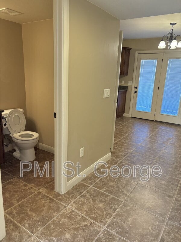 Photo - 340 1425 N St