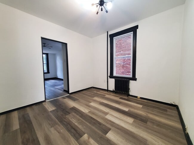 144 Clendenny Ave 1R - 142 Clendenny Ave Unit 3R