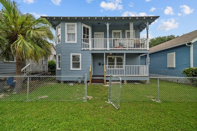 Building Photo - 4020 Avenue O 1/2 Unit #Down Rental