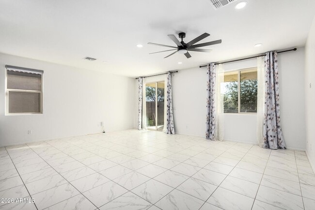 Photo - 665 E Rojo Way