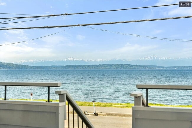 Photo - 1588 Alki Ave SW