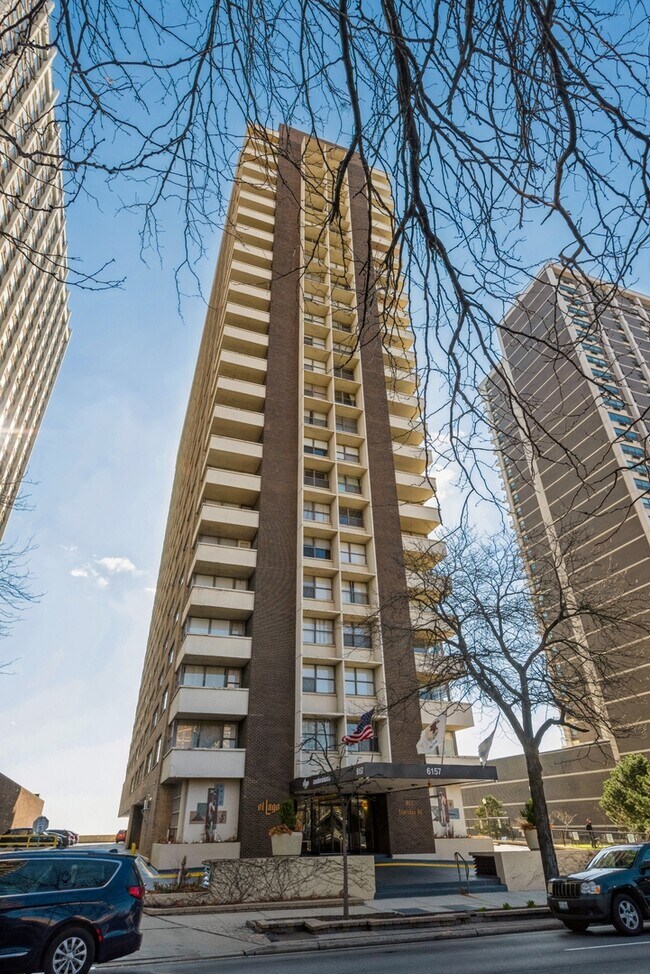 Building Photo - 6157 N Sheridan Rd Unit 25K Rental