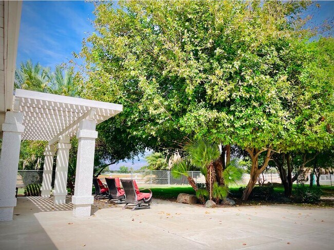 Photo - 82800 Avenue 58
