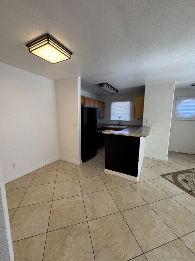 Photo - 2 Bed, 1 3/4 Bath Condo Unidad 102