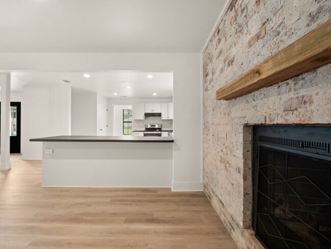 Photo - 100 Franklin St