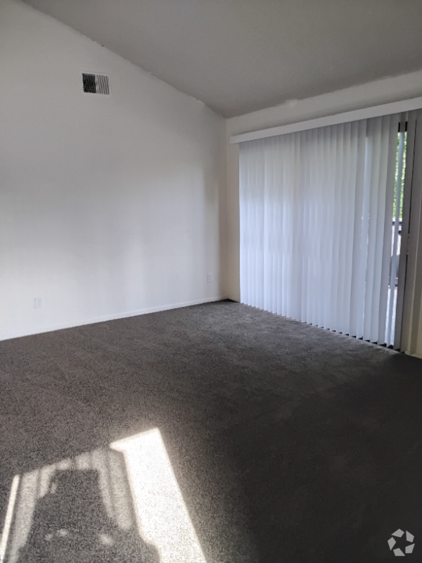 Building Photo - 1151 S Chestnut Ave Unit 266 Rental