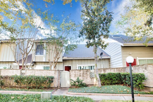 Photo - 7075 Greenway Chase St