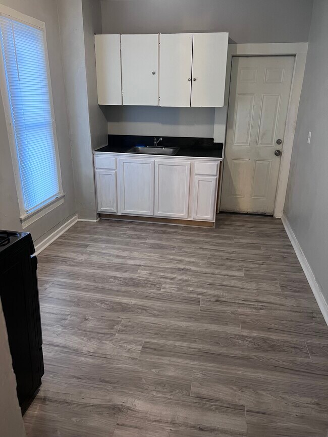 Photo - 350 Atlantic St NW