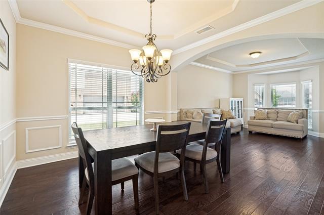 Photo - 4810 Quantrill Ave