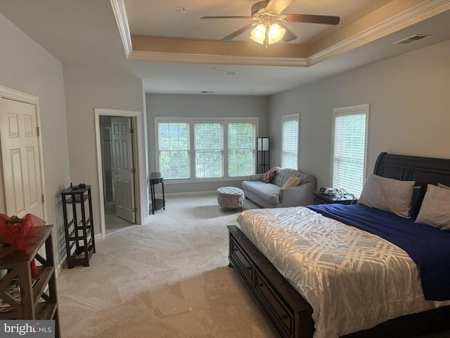 3008 Hollow Crest Pl