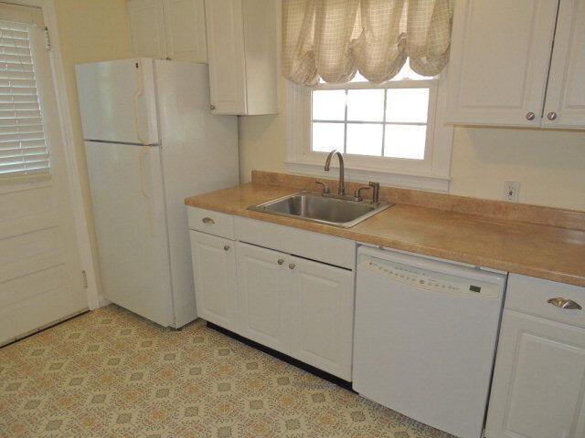 Photo - 1010 Evans Rd