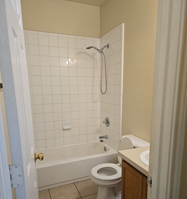 Photo - 915 Walnut St