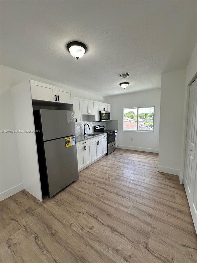 Photo - 3123 NW 22nd Ct Unidad D