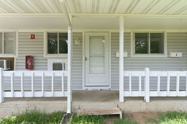 1025 W Washita St Unit 2