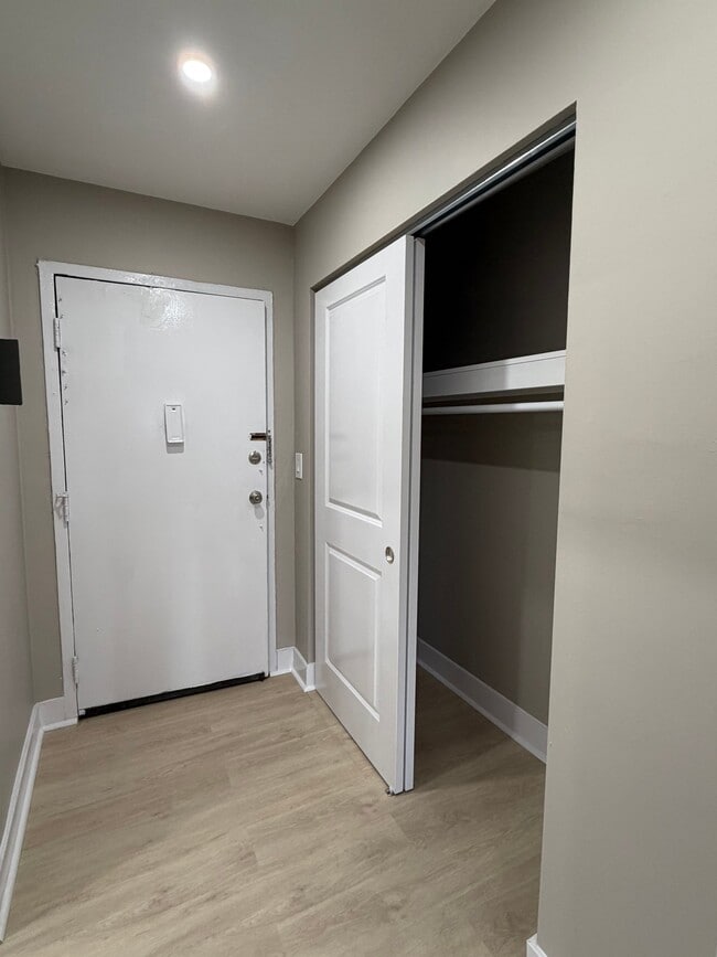 475 Park Ave Unit B8