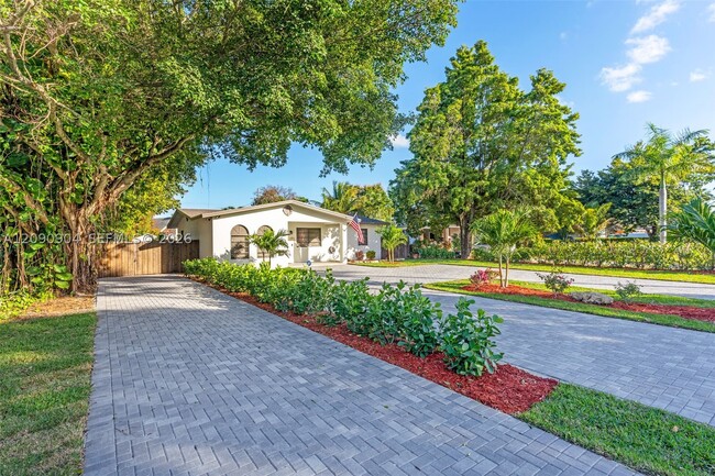 1075 NE 12th Ave