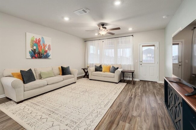 Photo - 200 Arrowhead Vine St