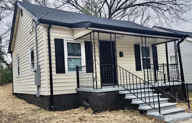 Building Photo - 457 Fewell St